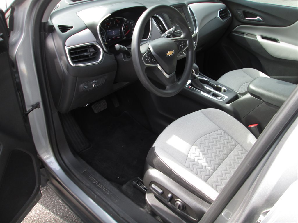 Used 2023 Chevrolet Equinox LS w/ LS Convenience Package AWD/4WD image 11