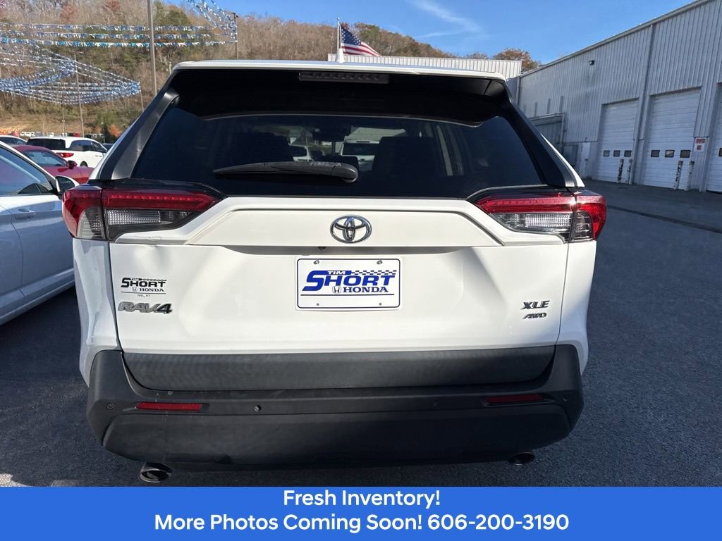 Used 2020 Toyota RAV4 XLE Premium image 7