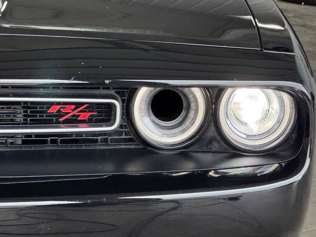 Used 2018 Dodge Challenger R/T Scat Pack w/ Driver Convenience Group RWD image 40