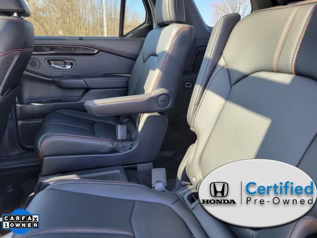 Used 2025 Honda Pilot TrailSport image 12