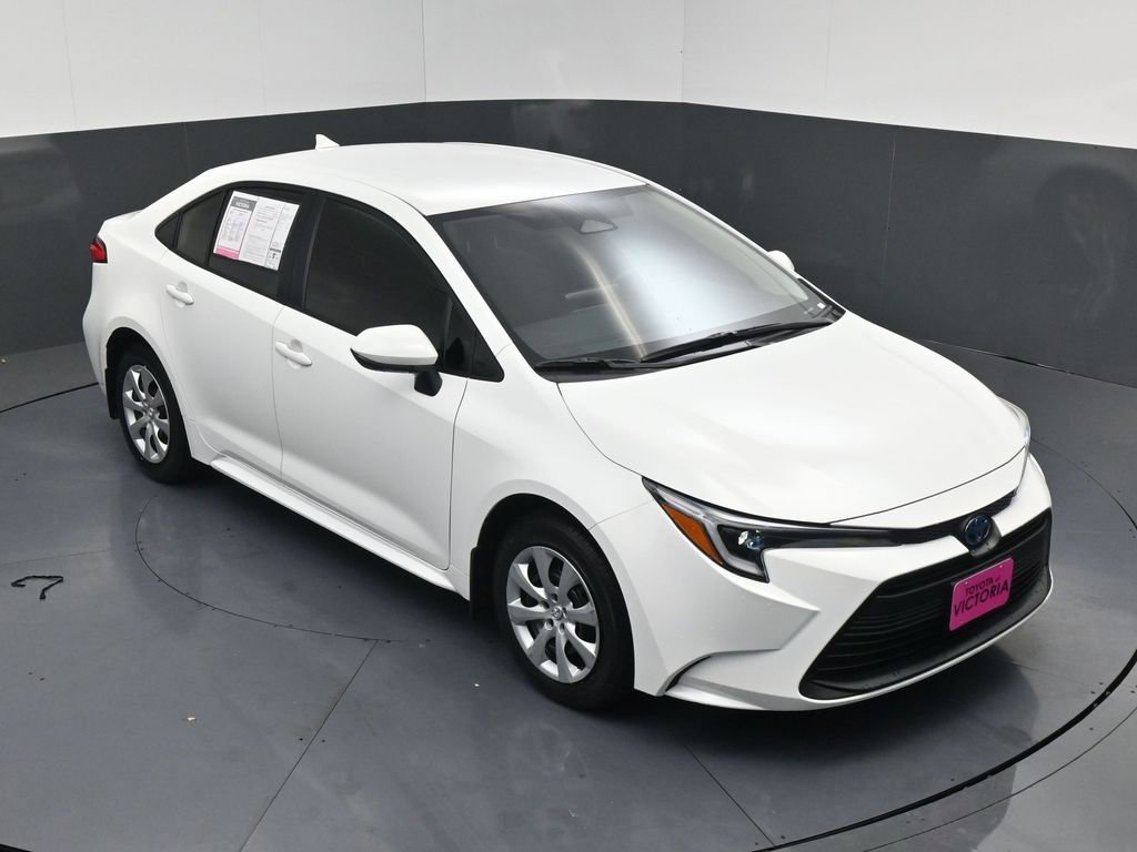 Used 2025 Toyota Corolla LE image 14