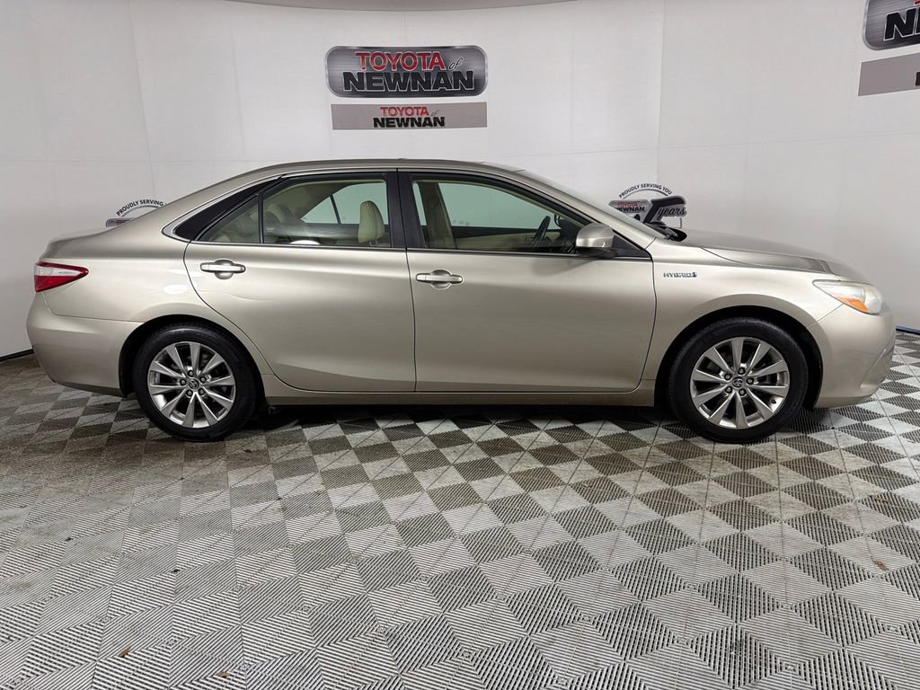 Used 2015 Toyota Camry XLE w/ Moonroof Package FWD image 4