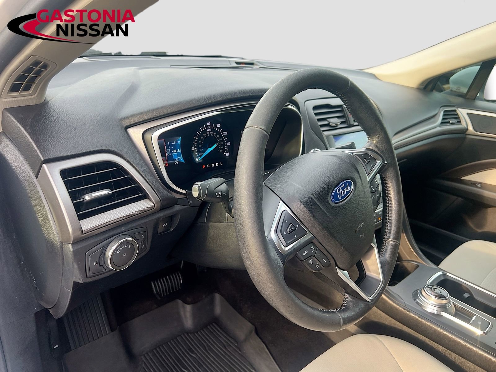 Used 2020 Ford Fusion SE w/ Equipment Group 151A image 11