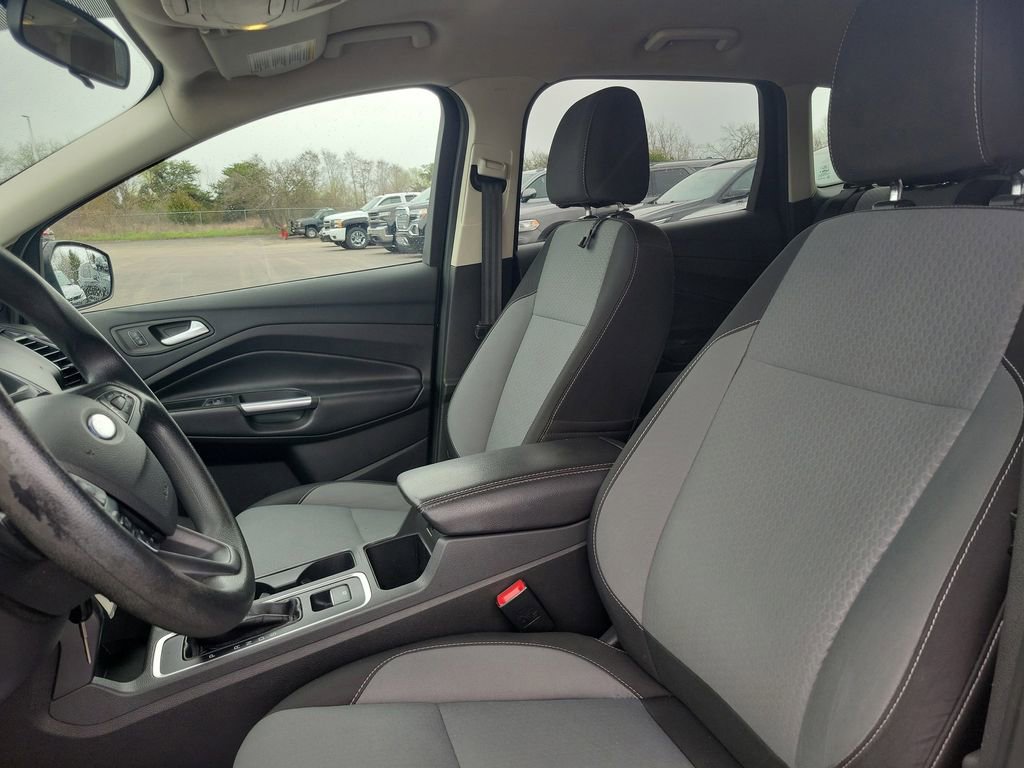 Used 2017 Ford Escape SE w/ Equipment Group 201A image 5