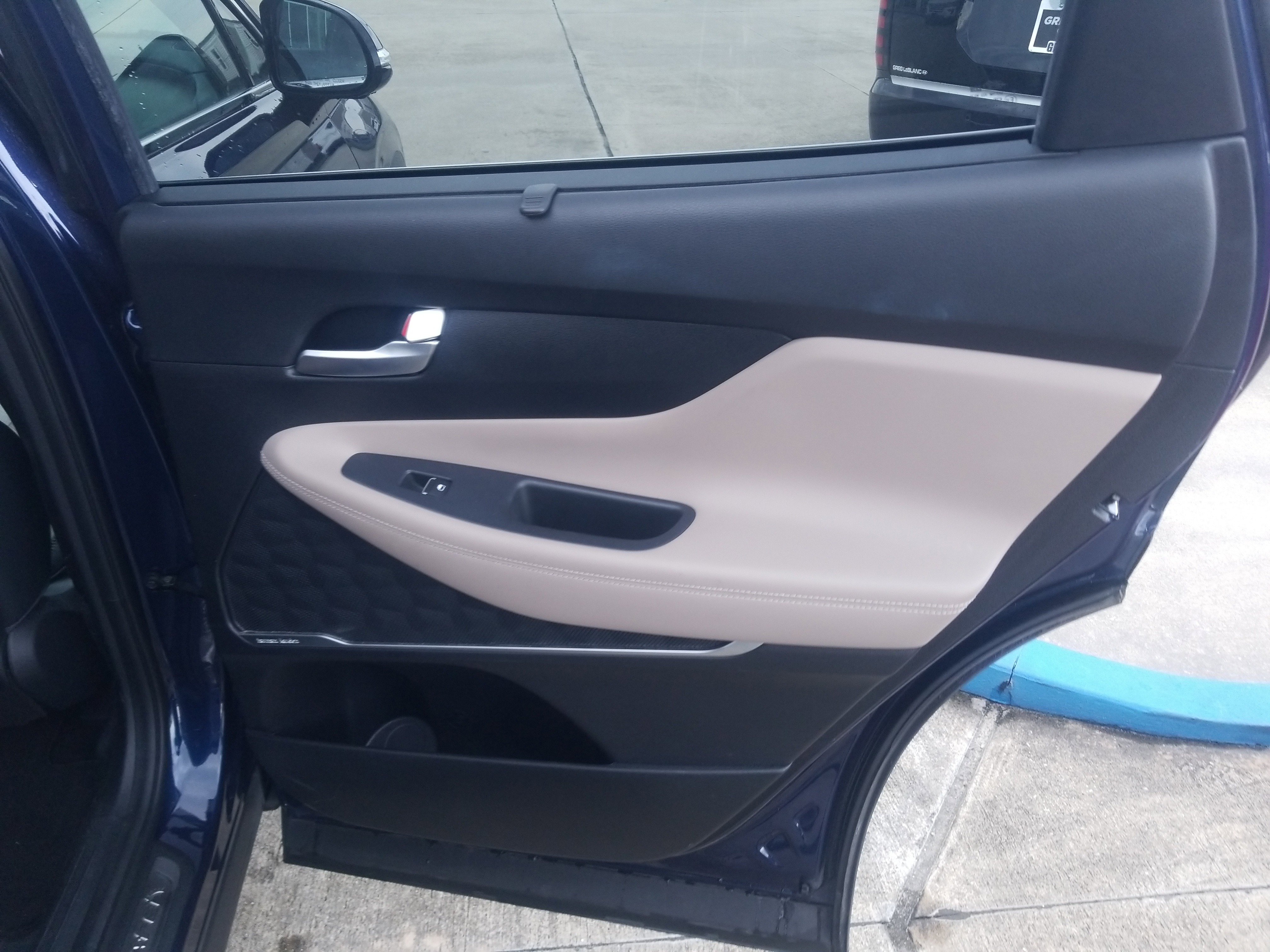 Used 2021 Hyundai Santa Fe SEL w/ Convenience + Premium Package image 14