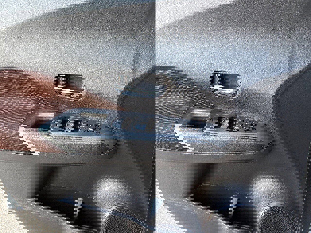 Certified 2023 Nissan Kicks SR w/ Exterior Package image 29