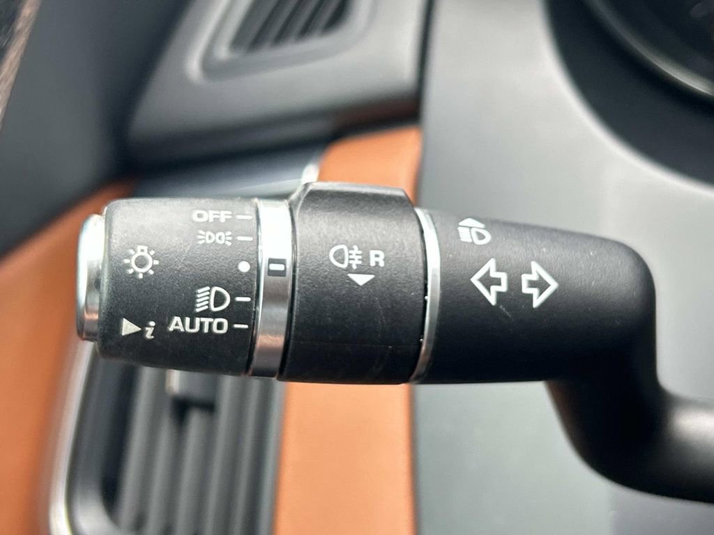 Used 2019 Jaguar E-PACE S image 32