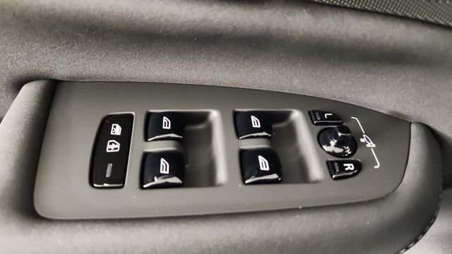 New 2026 Volvo XC90 T8 Core AWD/4WD image 10
