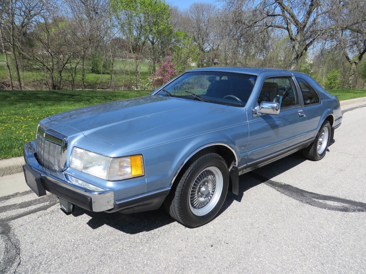Used 1988 Lincoln Mark VII LSC RWD image 1