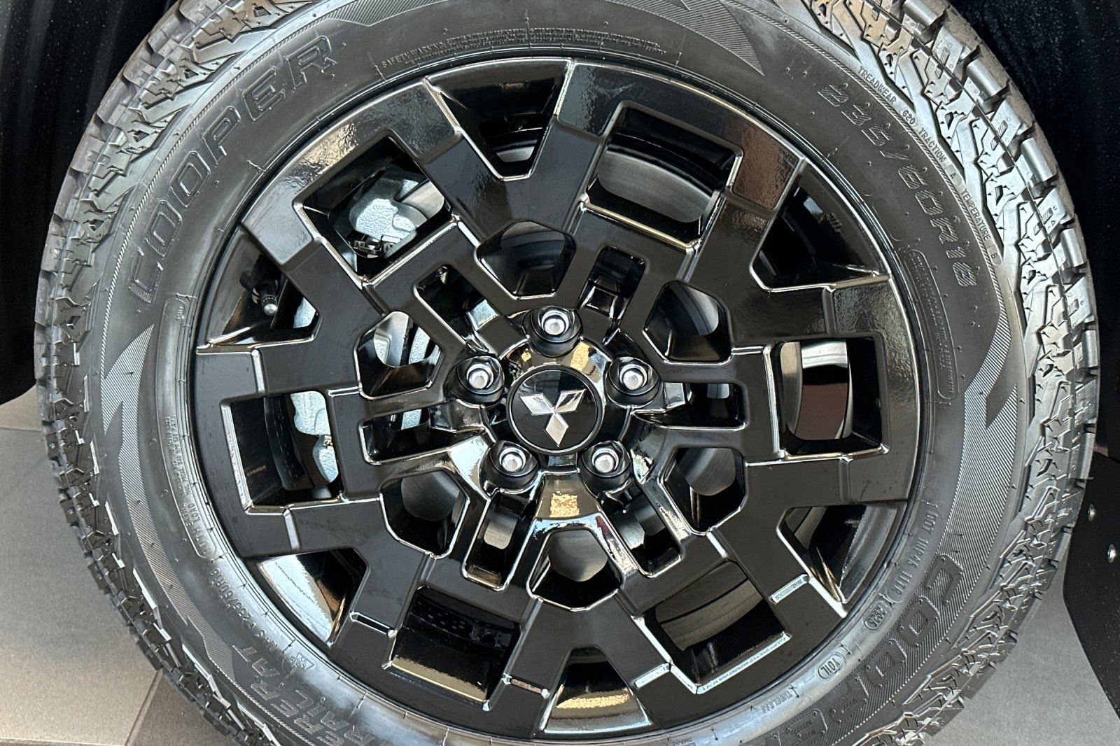 New 2025 Mitsubishi Outlander SE image 26