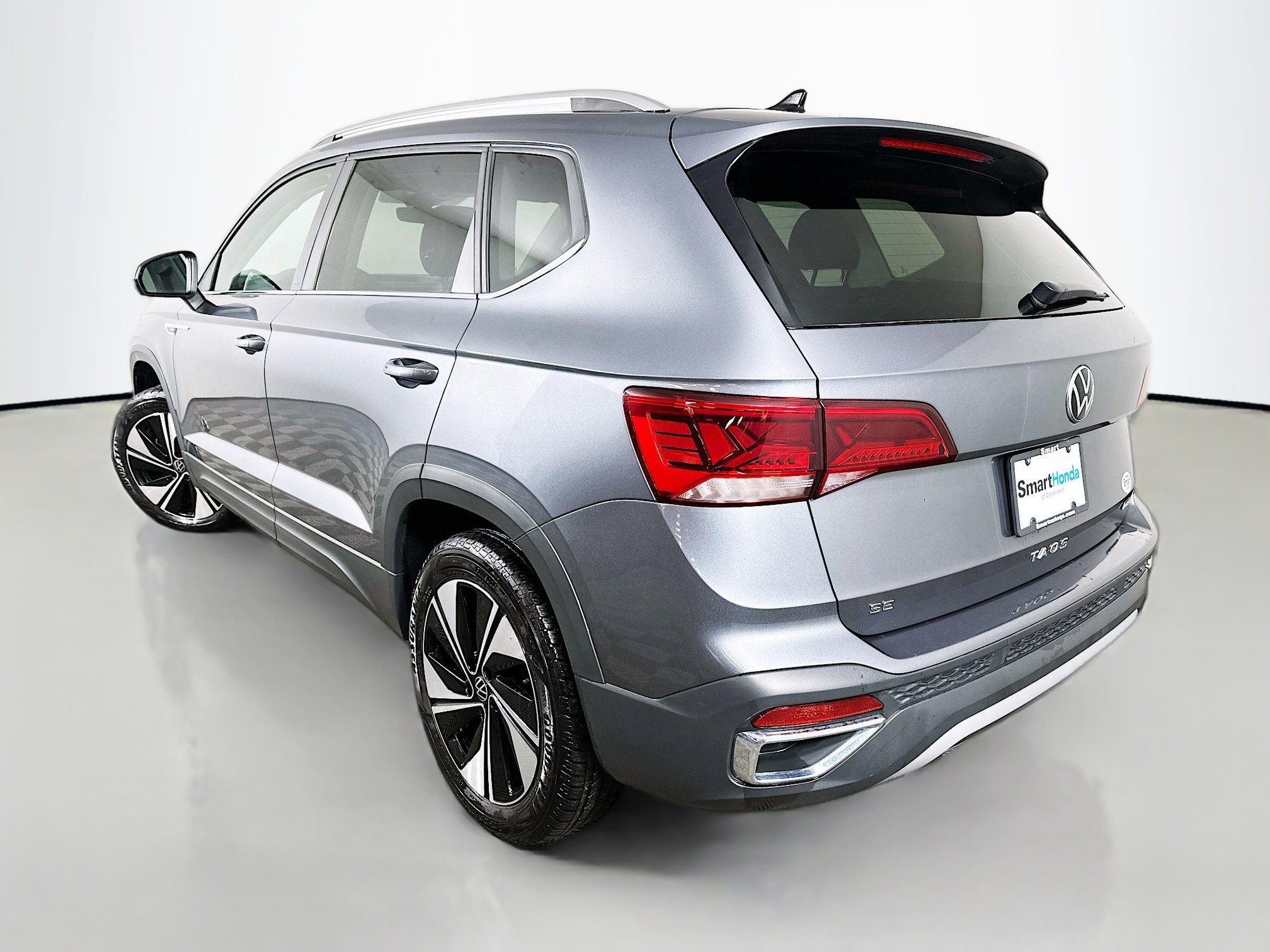 Used 2023 Volkswagen Taos SE AWD/4WD image 5