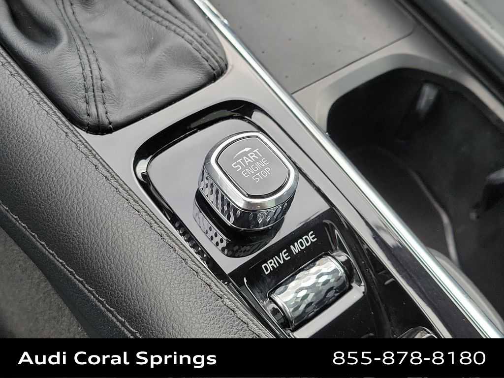 Used 2021 Volvo XC90 T5 Momentum w/ Protection Package Premier image 27