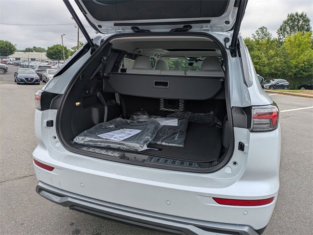 New 2025 Mitsubishi Outlander SE image 31