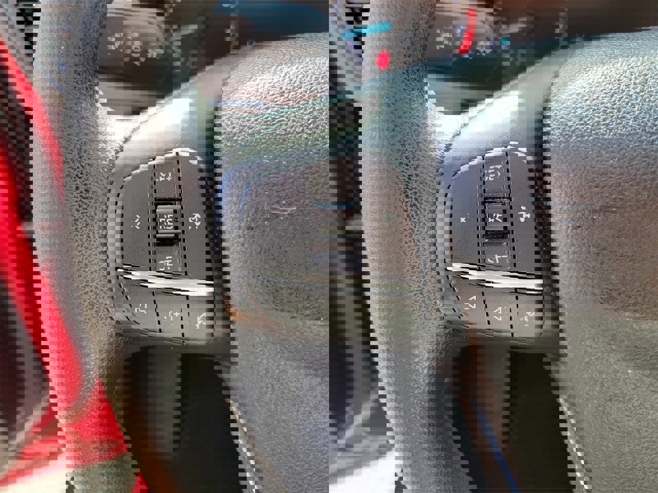 Used 2020 Ford Escape SE image 19