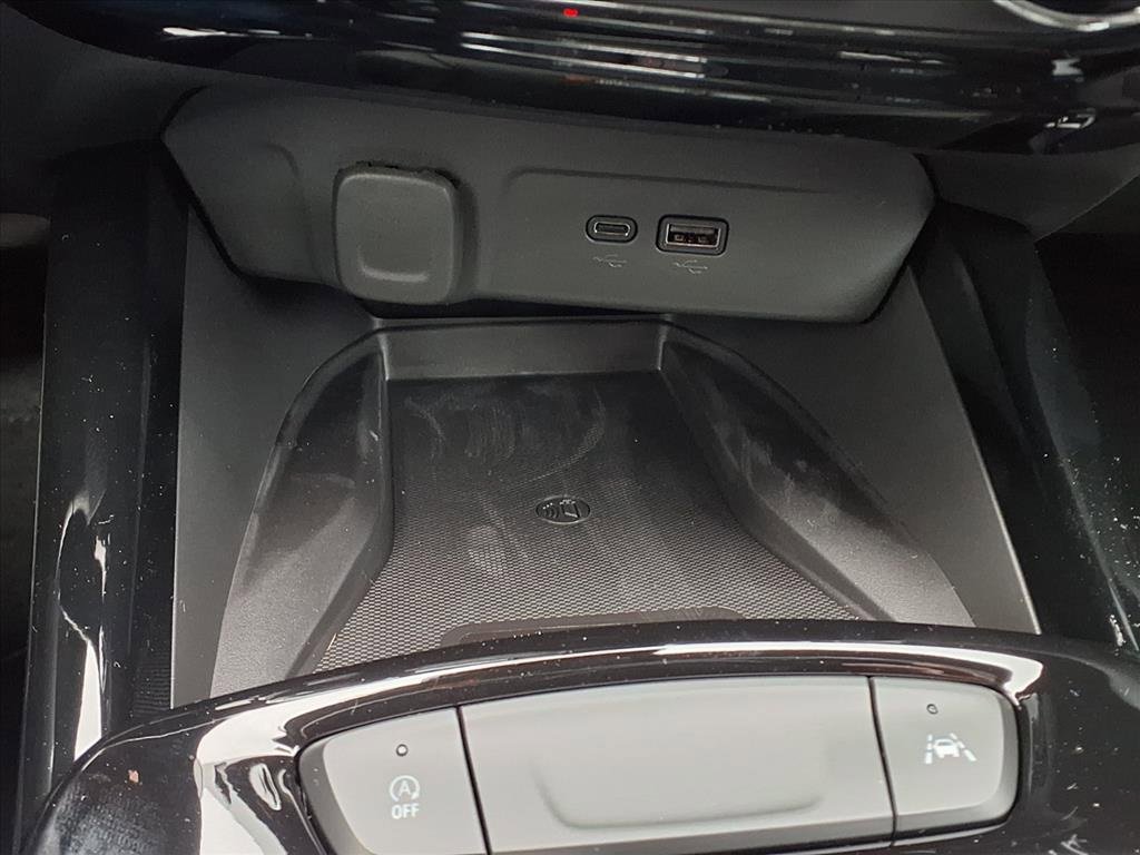 New 2026 Chevrolet Trax RS w/ Sunroof Package image 17