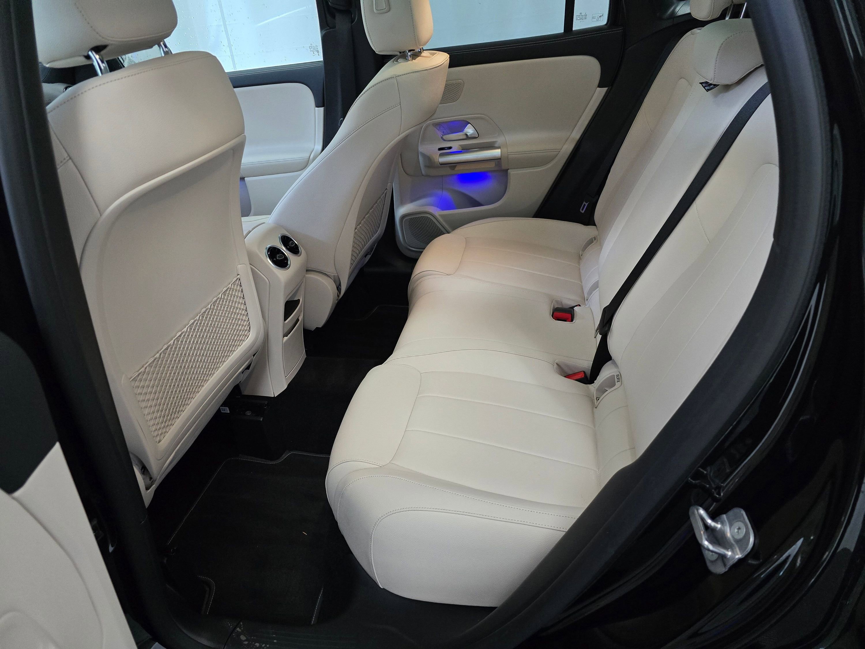 Used 2025 Mercedes-Benz GLA 250 4MATIC image 18