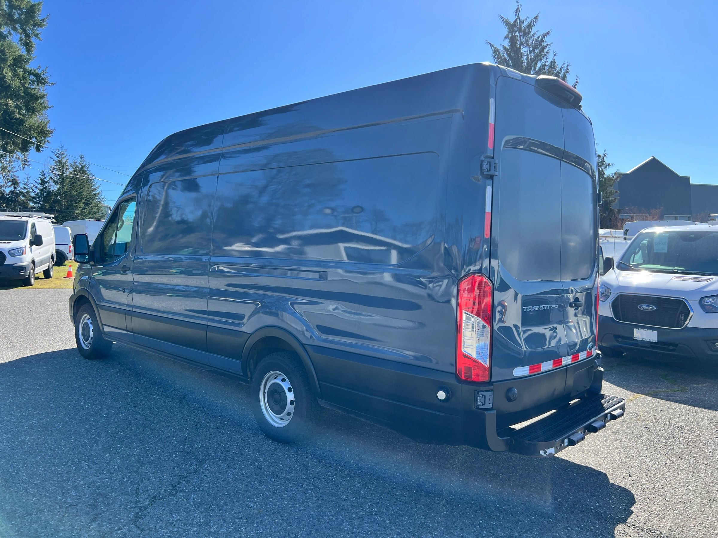 Used 2020 Ford Transit 250 148 High Roof Extended image 5