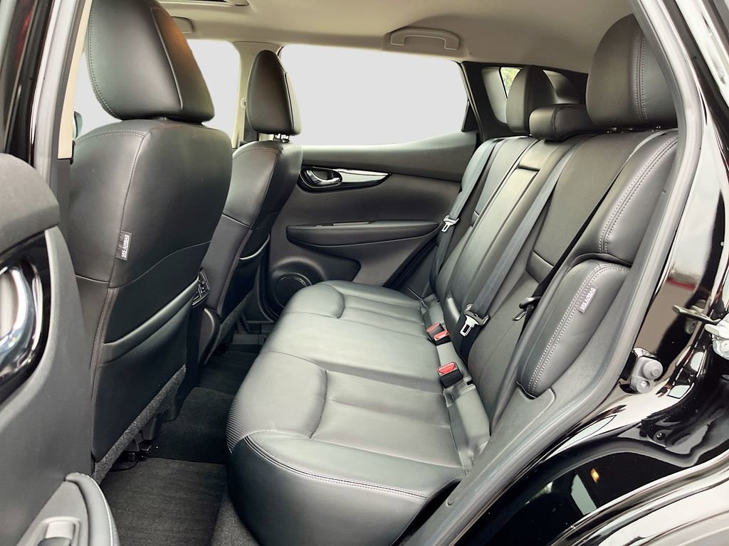 Used 2022 Nissan Rogue Sport SL w/ Premium Package image 24