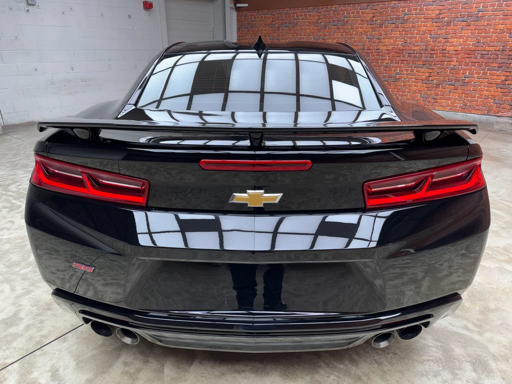 Used 2016 Chevrolet Camaro SS RWD image 4