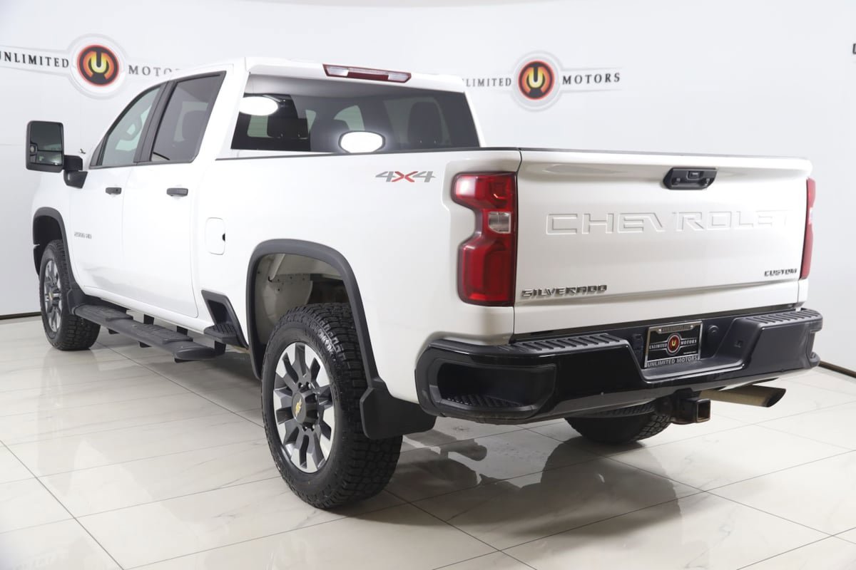 Used 2021 Chevrolet Silverado 2500 Custom w/ Custom Value Package AWD/4WD image 4