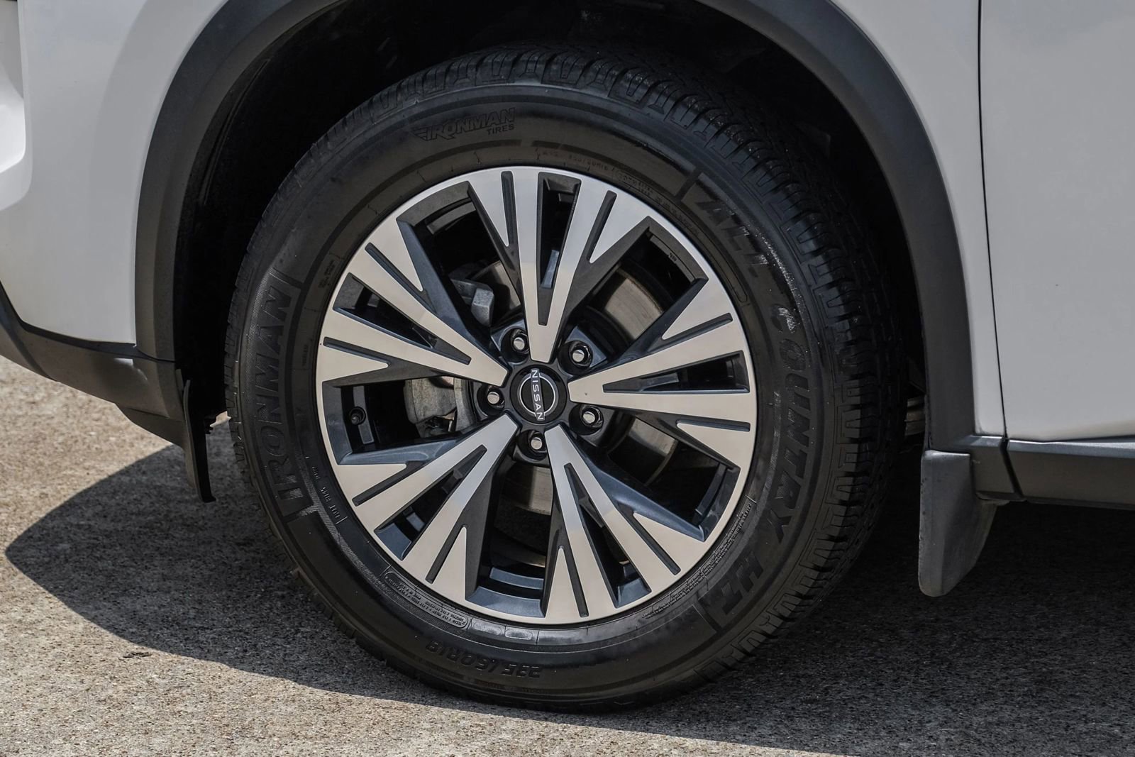 Used 2023 Nissan Rogue SV FWD image 56