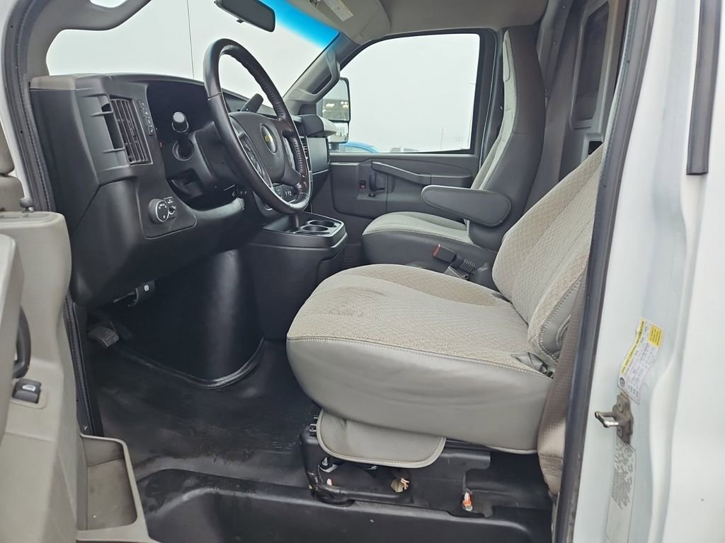 Used 2022 Chevrolet Express 3500 w/ Power Convenience Package image 9