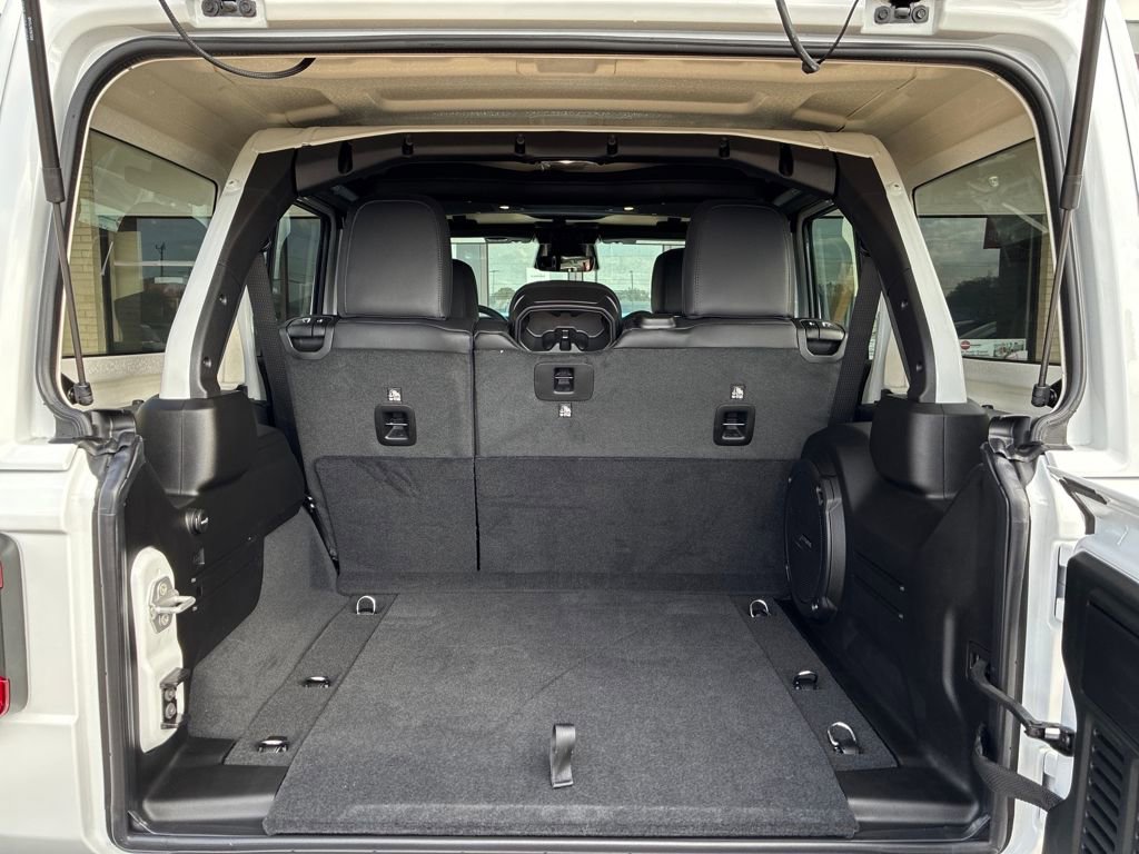 Used 2026 Jeep Wrangler Sahara image 23