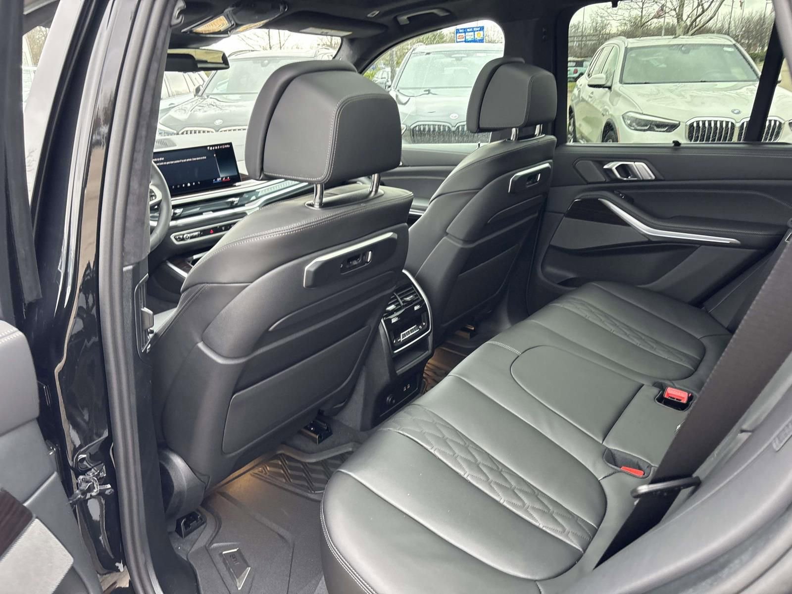 New 2026 BMW X5 xDrive50e image 28