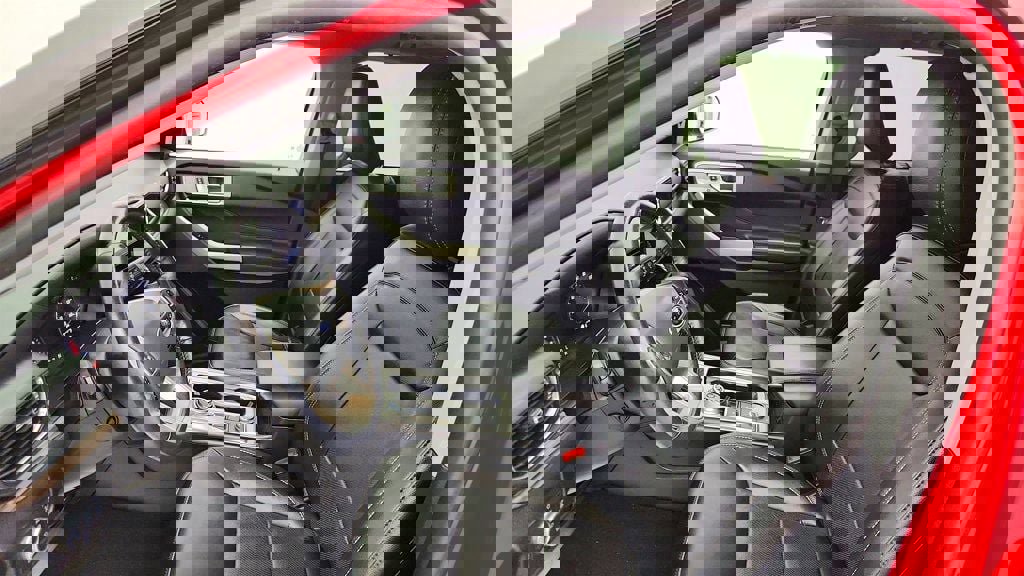 Used 2022 Ford Explorer Limited w/ Equipment Group 301A image 20