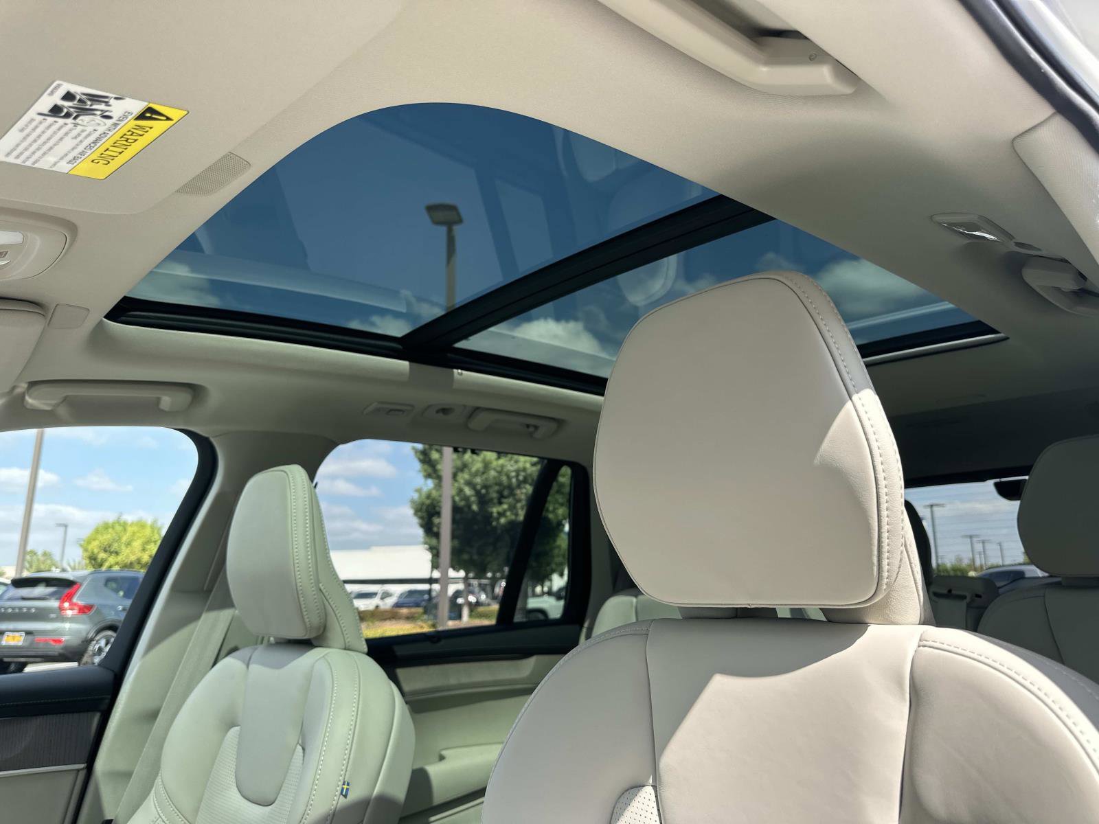 New 2026 Volvo XC90 T8 Ultra w/ Protection Package Premier image 25