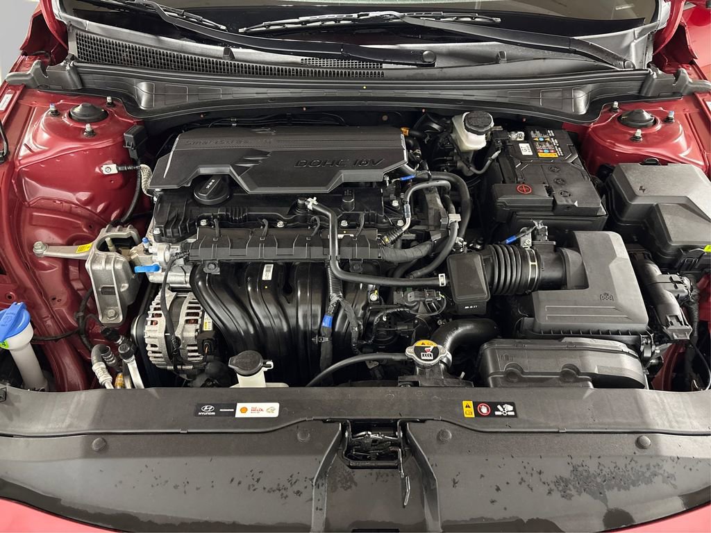 Certified 2025 Hyundai Elantra SE image 13
