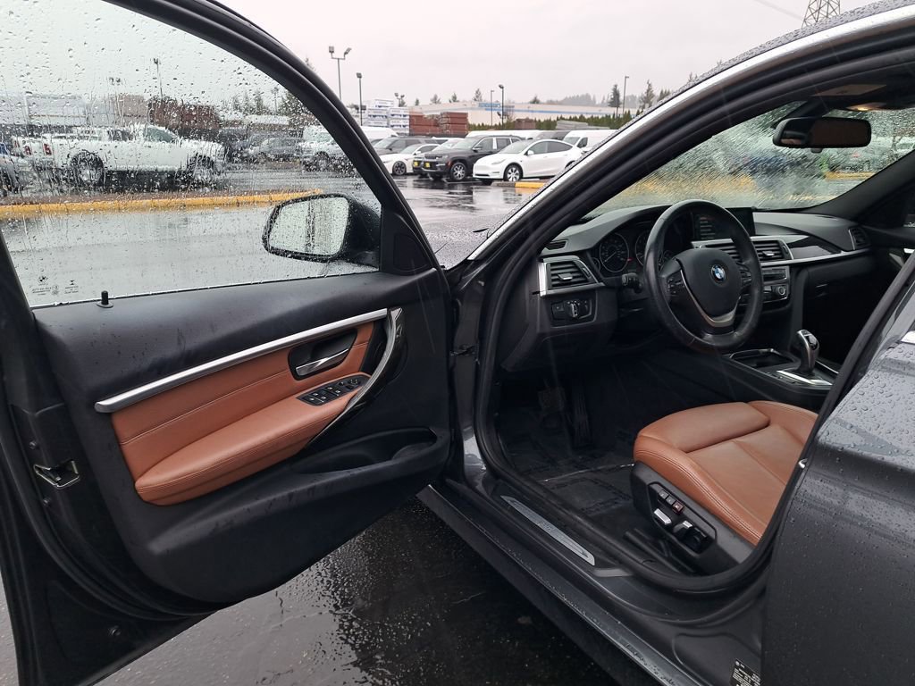 Used 2017 BMW 330i Sedan image 11