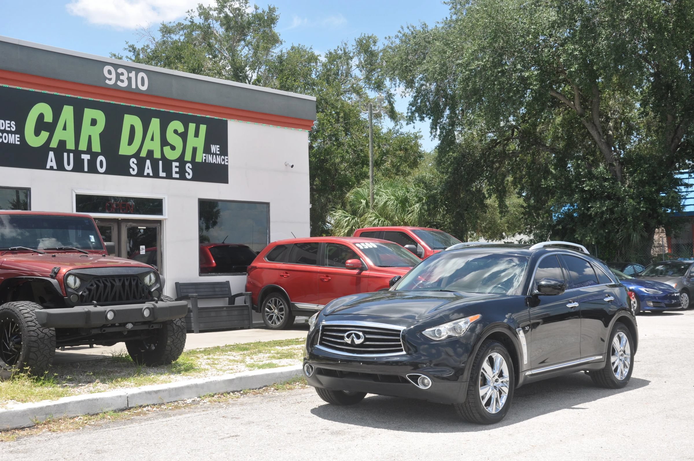 Used 2014 INFINITI QX70 AWD w/ Premium Package image 10
