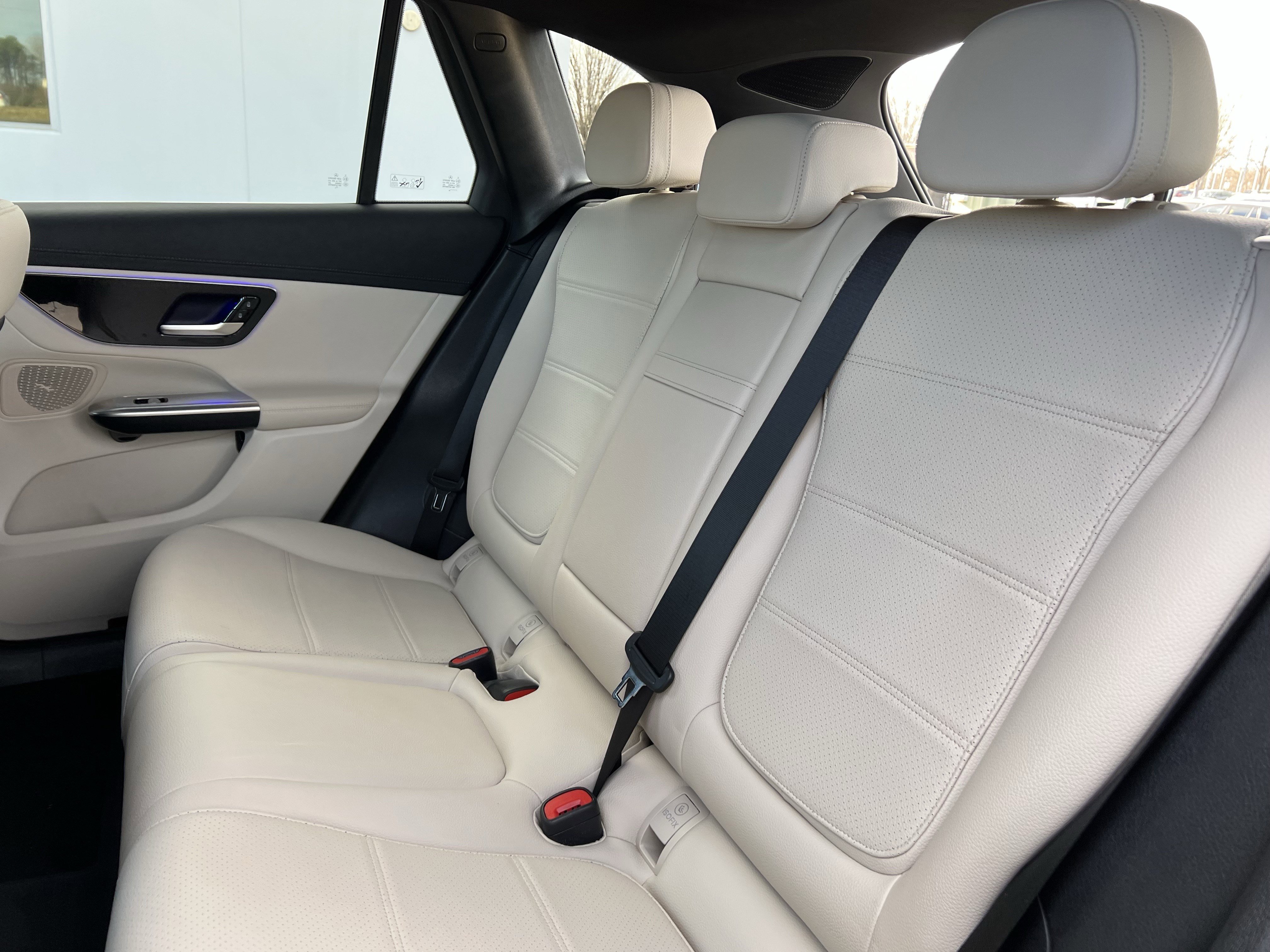 Used 2024 Mercedes-Benz GLC 300 4MATIC image 33