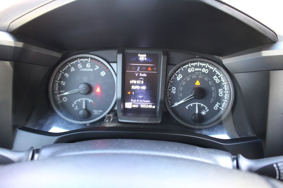 Used 2017 Toyota Tacoma TRD Off-Road image 19