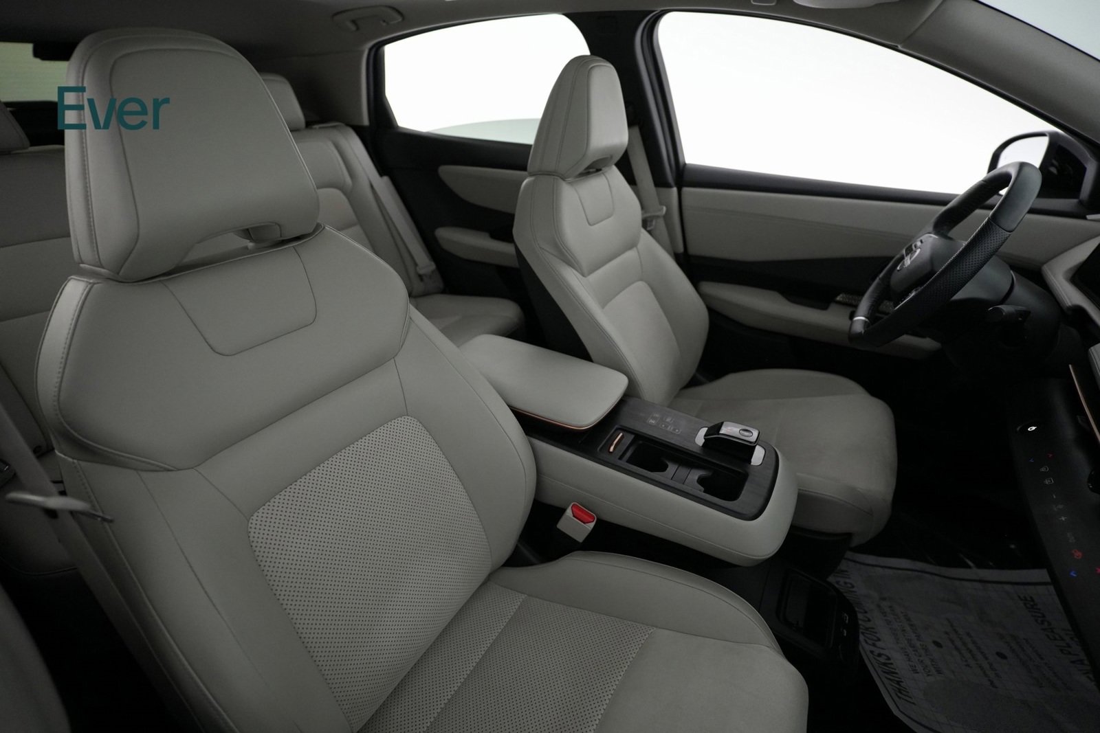 Used 2023 Nissan Ariya AWD image 9