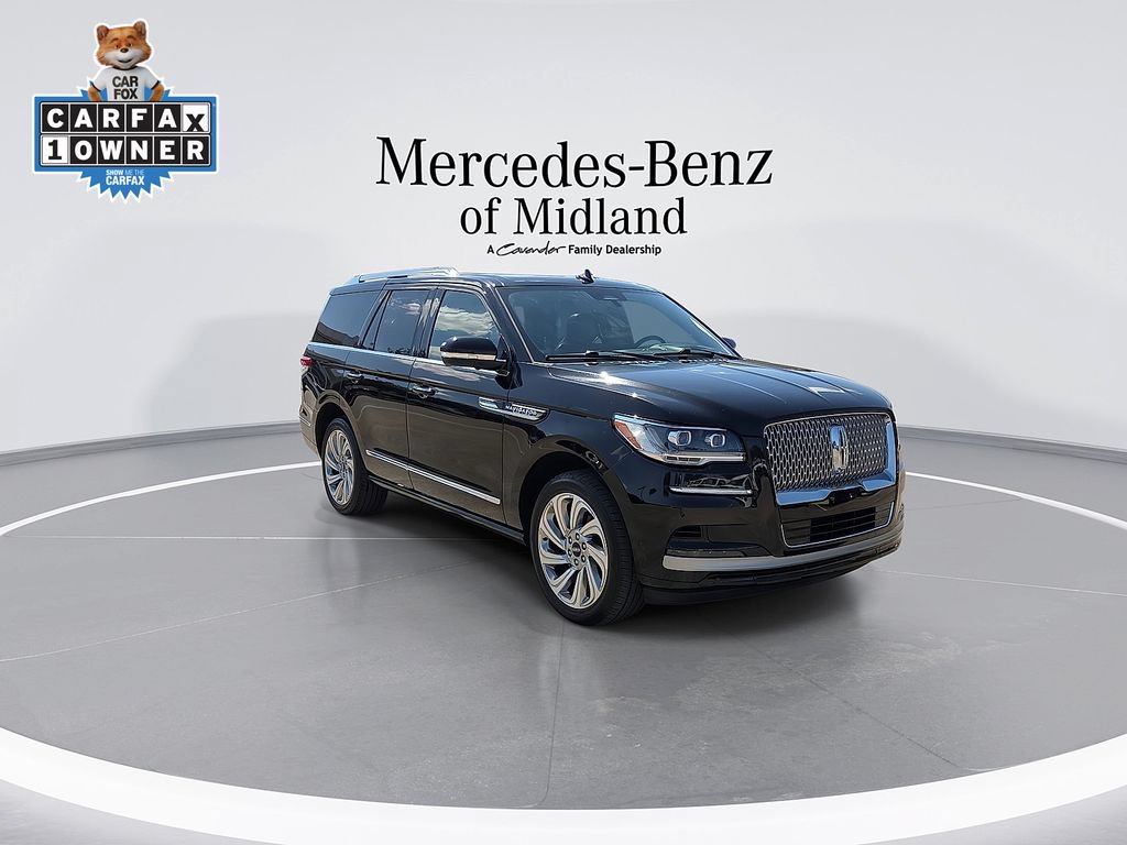 Used 2024 Lincoln Navigator Reserve AWD/4WD image 2