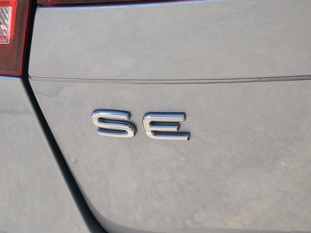 Certified 2023 Volkswagen Tiguan SE R-Line FWD image 10