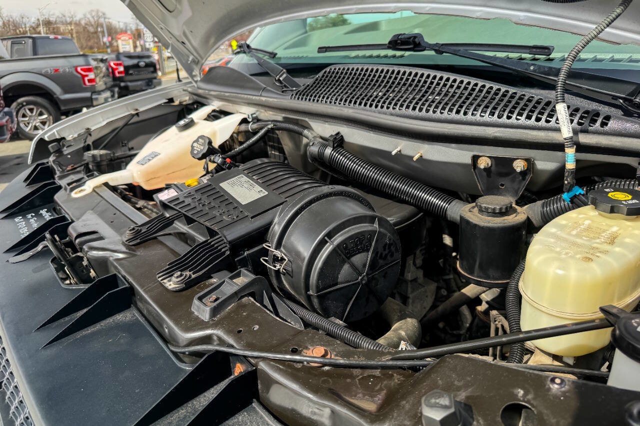 Used 2016 Chevrolet Express 3500 LS image 31