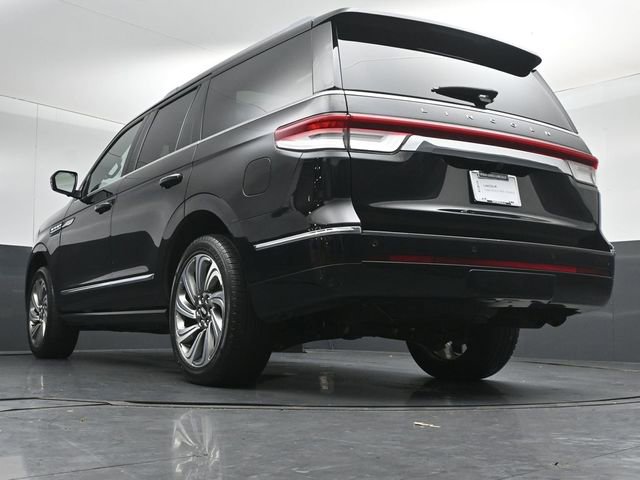 Certified 2023 Lincoln Navigator Reserve AWD/4WD image 45
