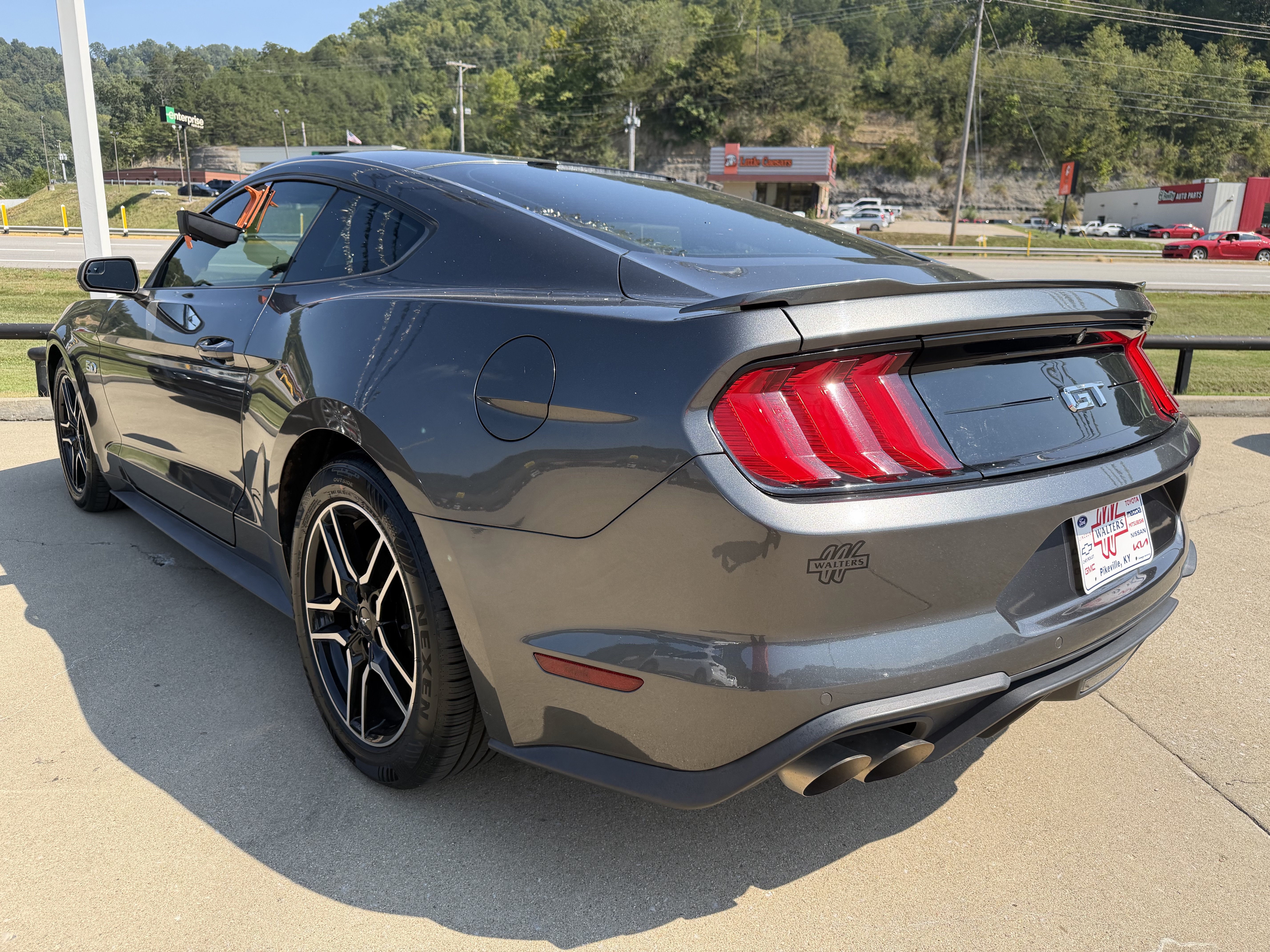 Used 2018 Ford Mustang GT RWD image 5