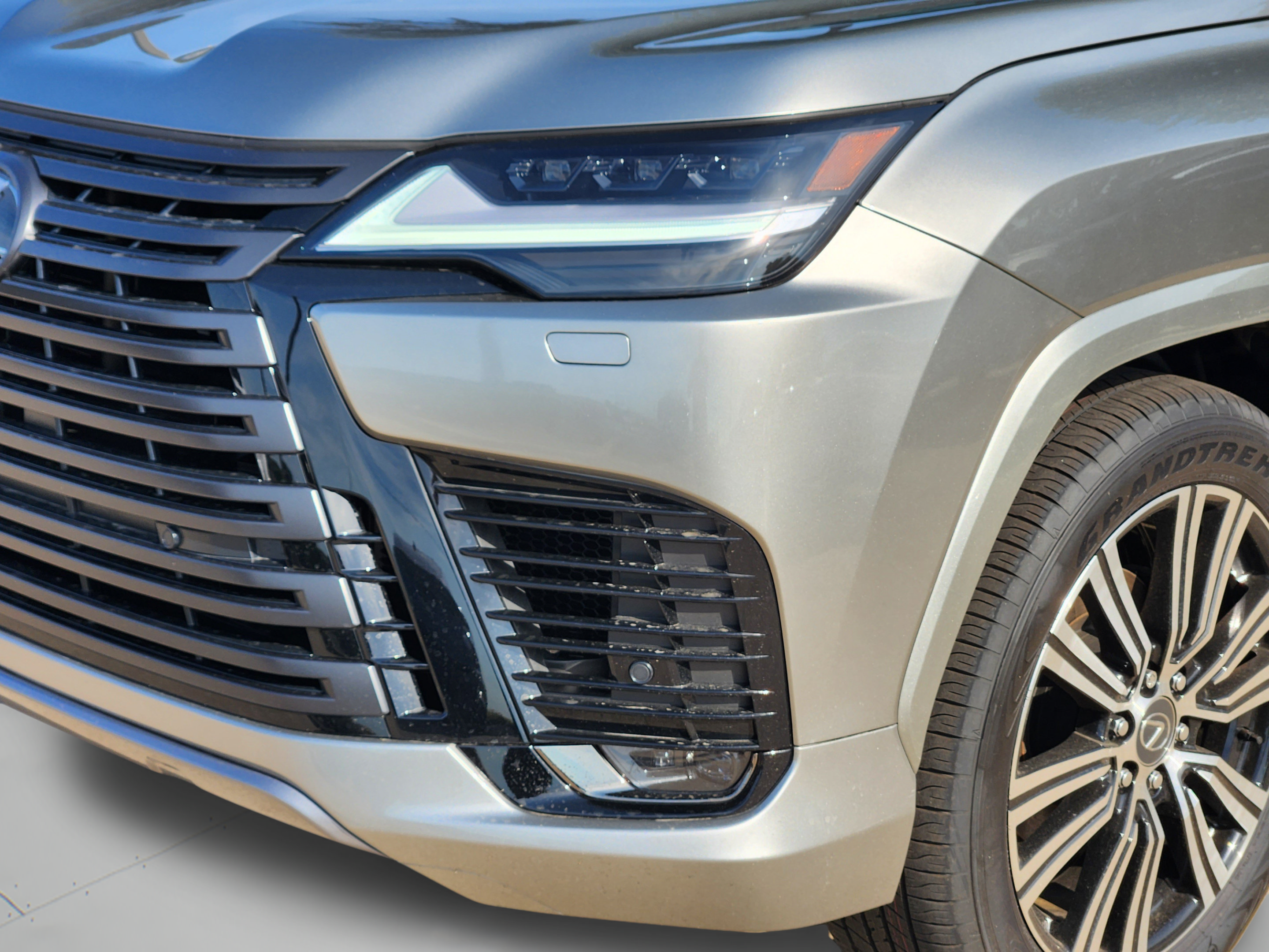 New 2026 Lexus LX 600 4WD w/ Luxury Package image 5