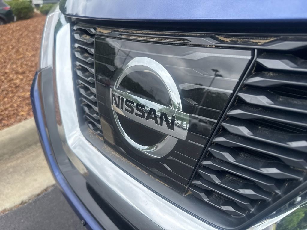 Used 2017 Nissan Rogue SL w/ SL Premium Package AWD/4WD image 3