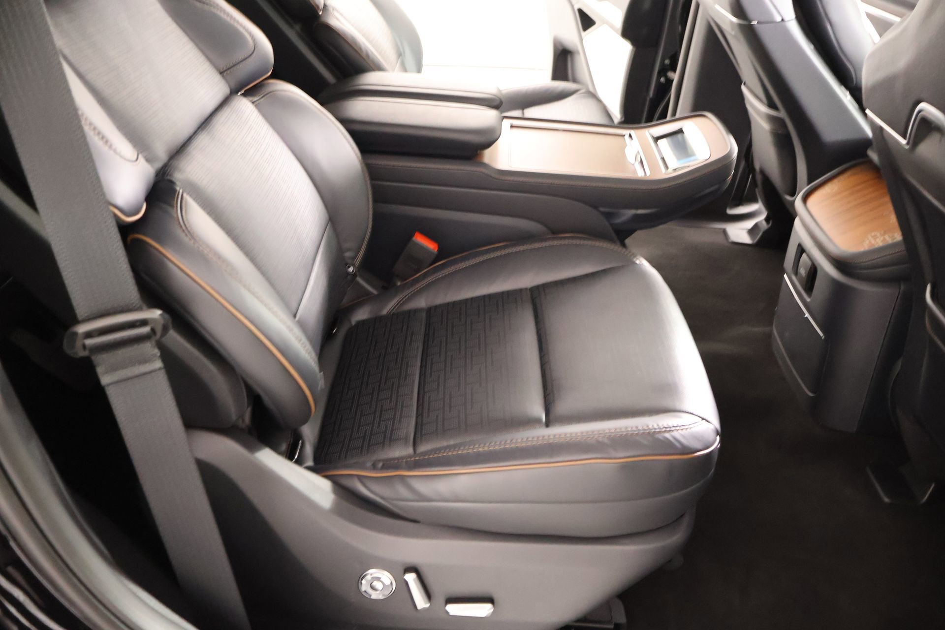 New 2026 Lincoln Navigator Black Label image 15