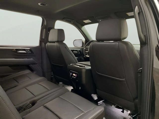 Used 2025 Chevrolet Suburban LT RWD image 77