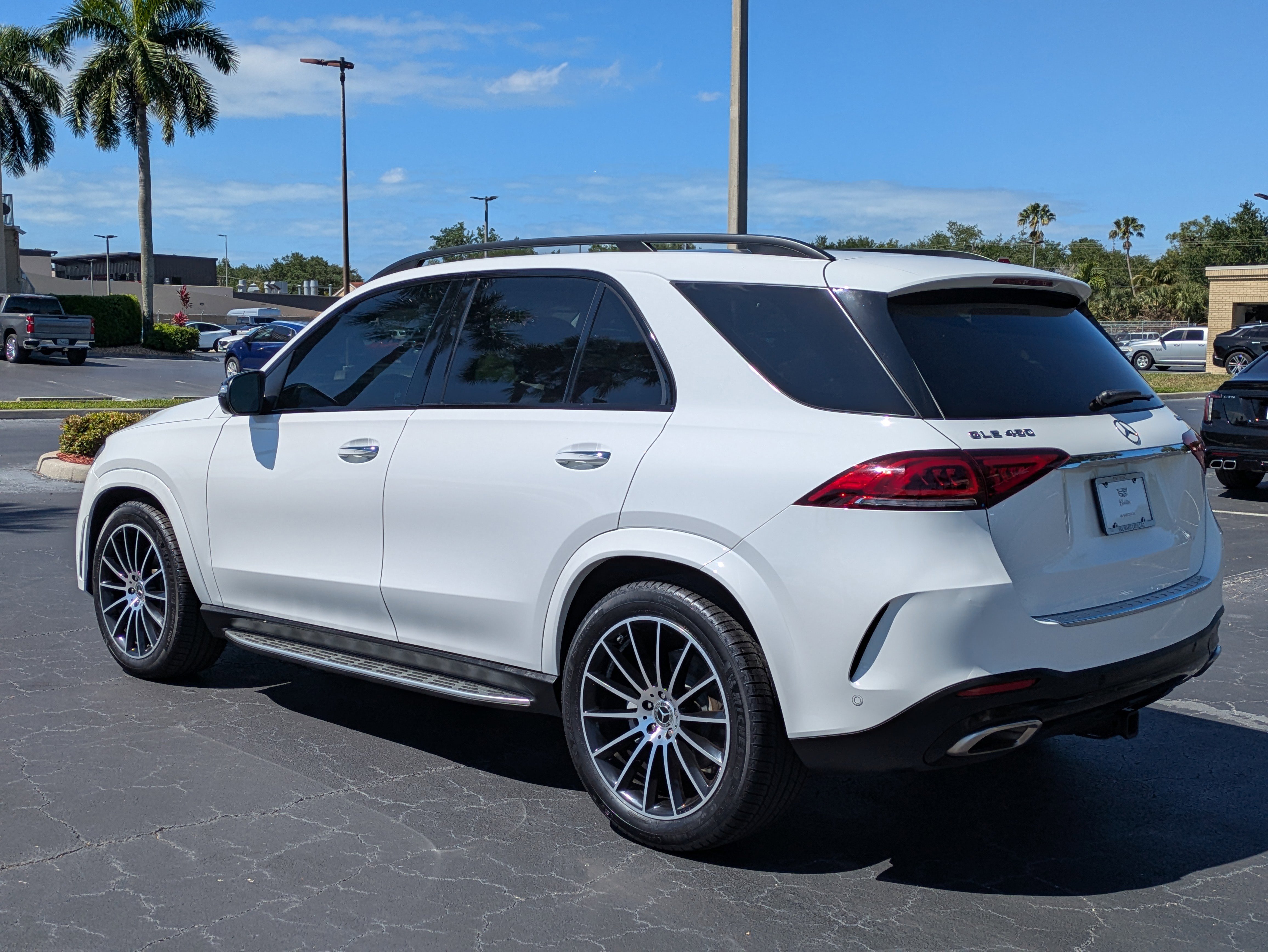 Used 2021 Mercedes-Benz GLE 450 4MATIC image 4