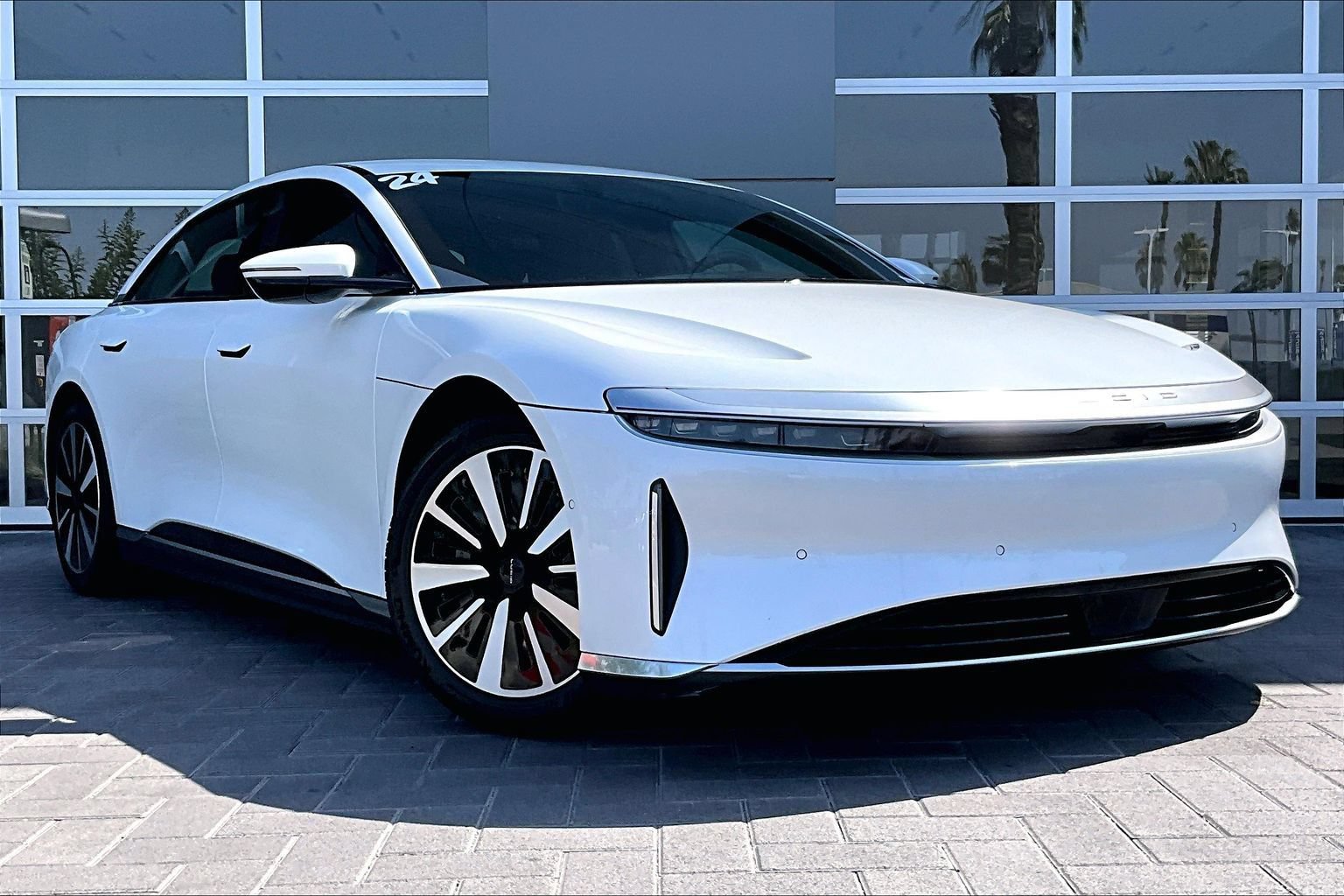 Used 2024 Lucid Air Touring AWD/4WD image 3