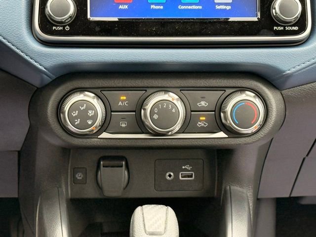 New 2025 Nissan Versa SV w/ Trunk Package FWD image 23