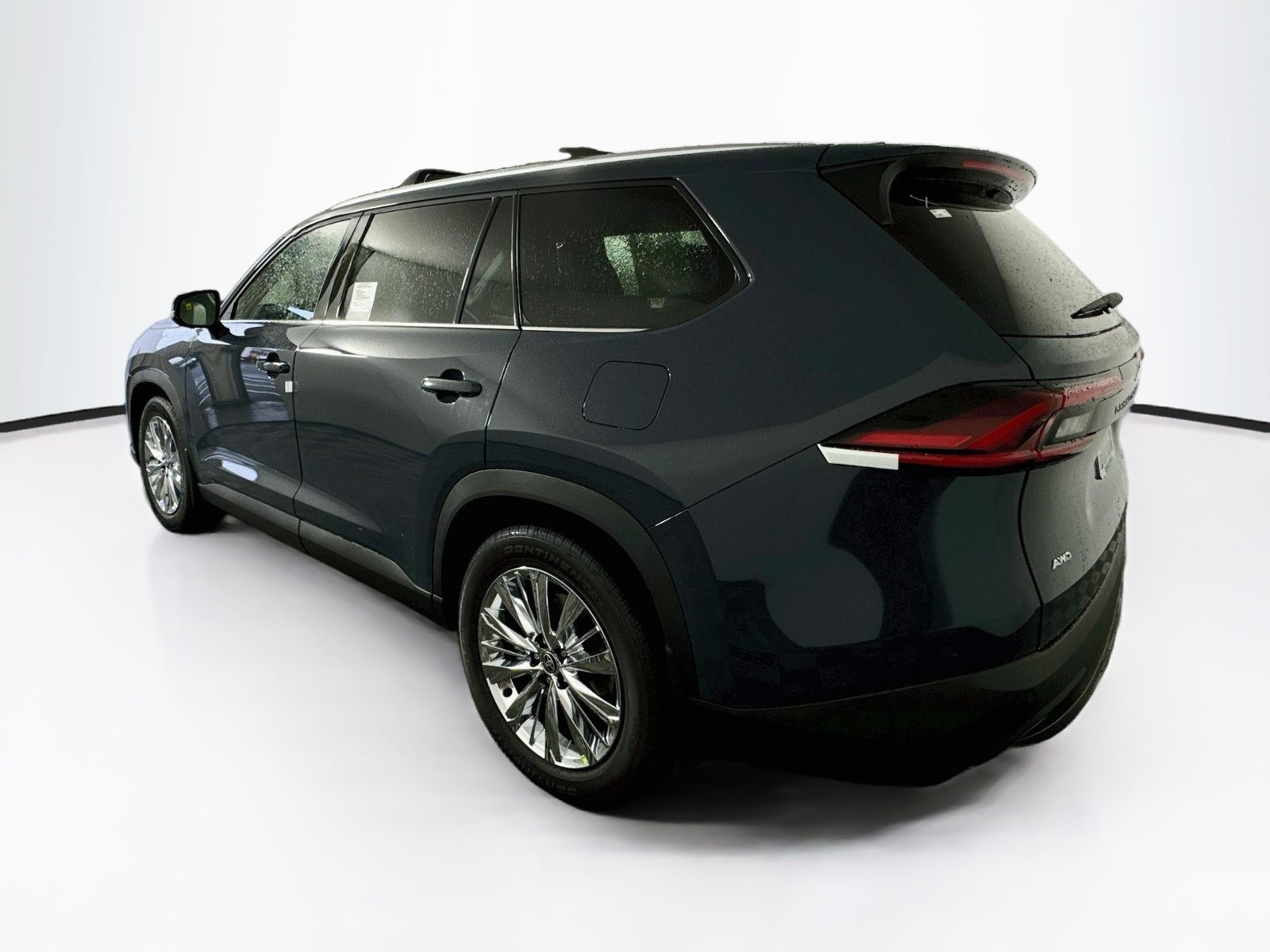 Used 2025 Toyota Grand Highlander AWD image 4