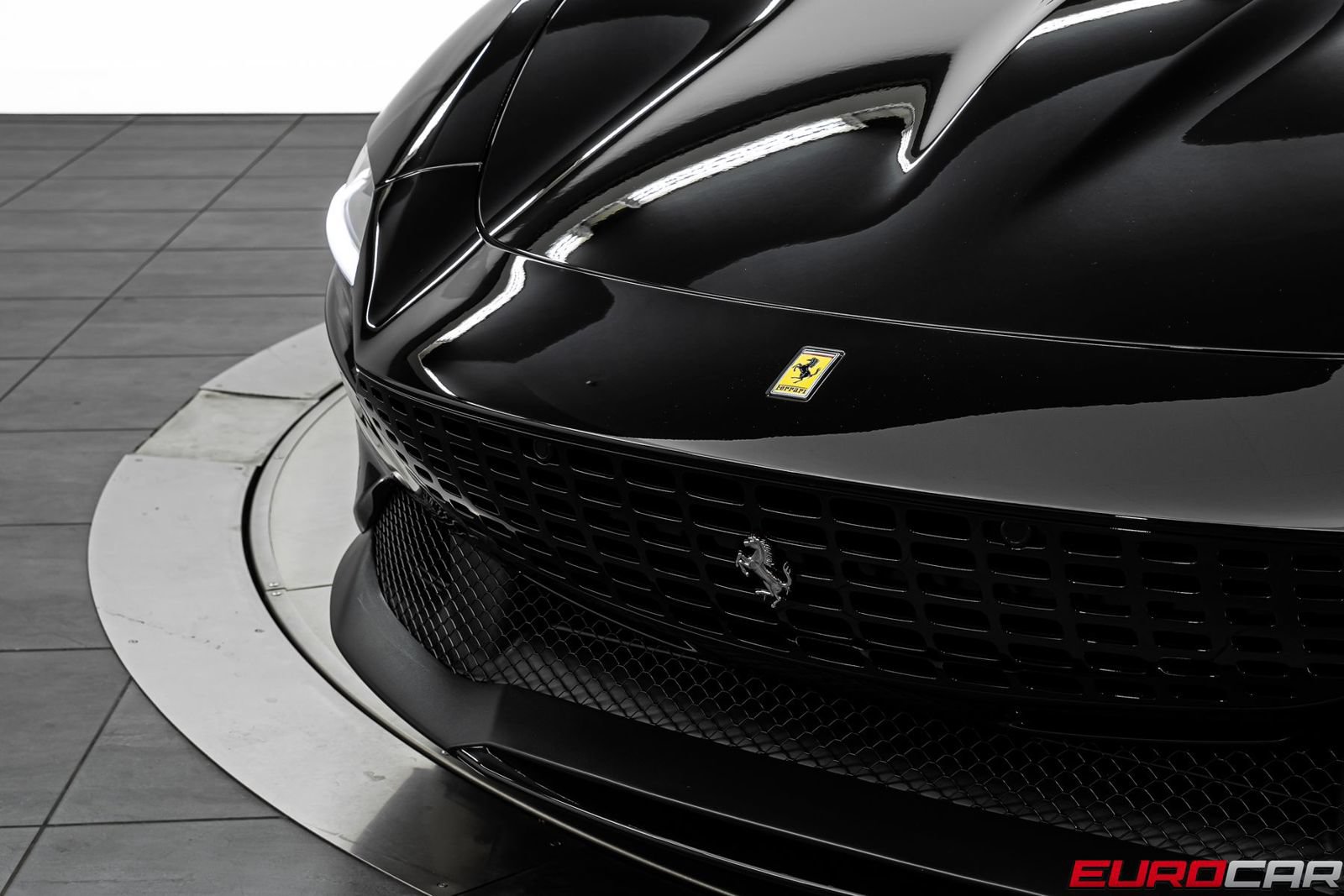 Used 2026 Ferrari Roma Spider RWD image 13